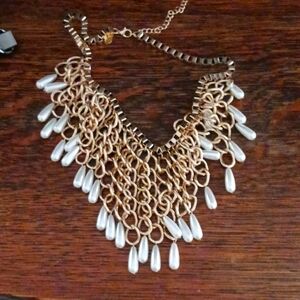 Chico's necklace gold & pearl